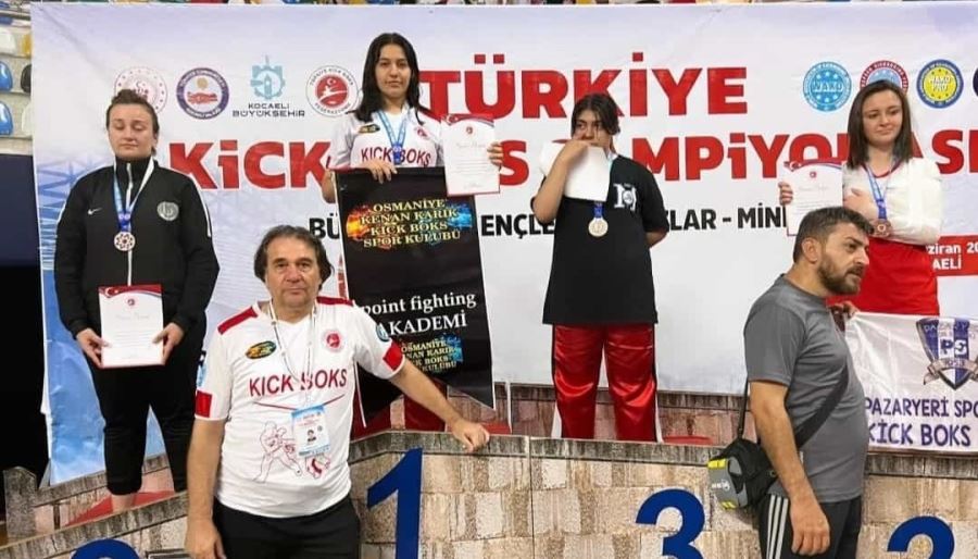 Türkiye Şampiyonasına Osmaniyeli Kickbokscular damga vurdu