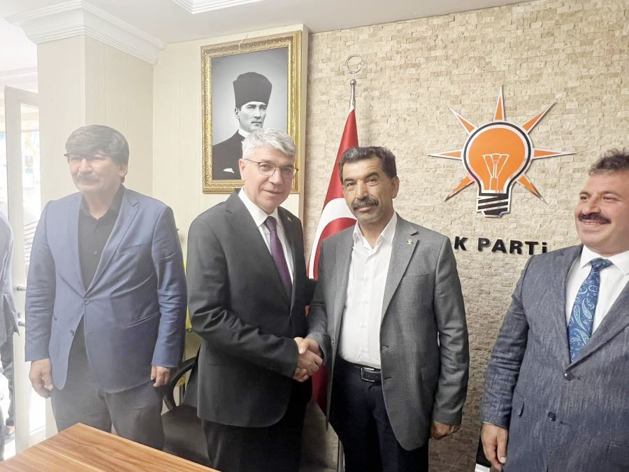 Cevdetiye Belediye Başkanı Özer, AK Partili oldu 