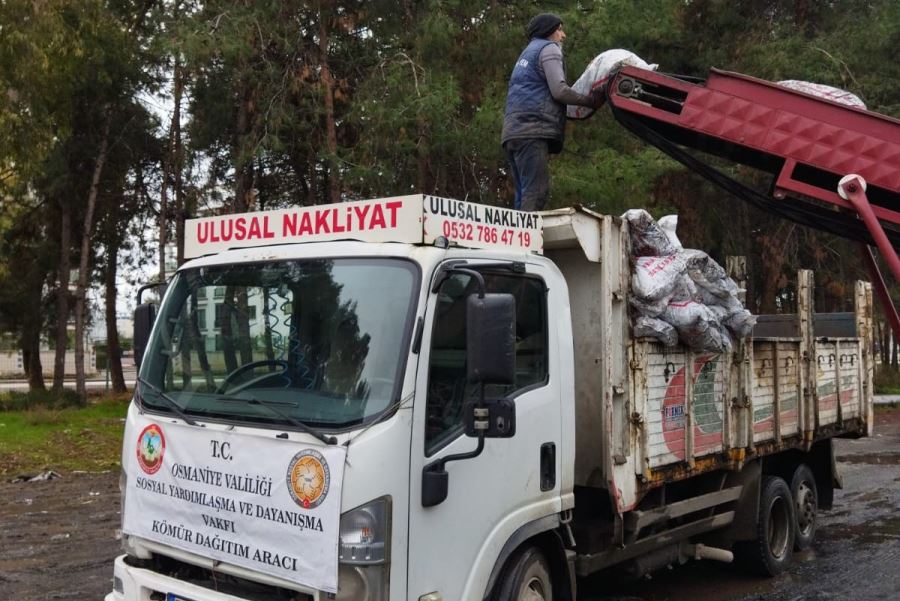 Kömür dağıtımı, kent merkezi ve köylerde devam ediyor