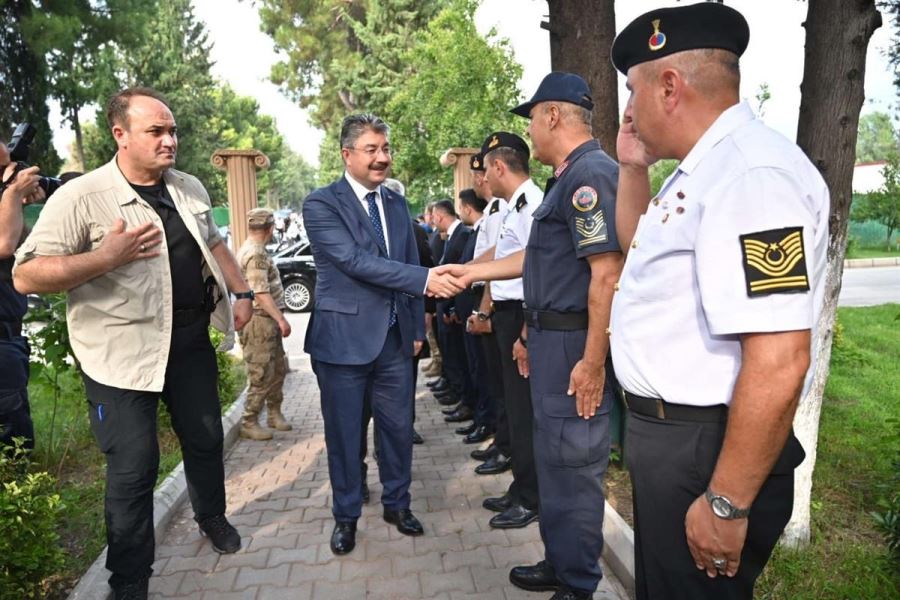 Polis ve Jandarma’da bayramlaşma yapıldı