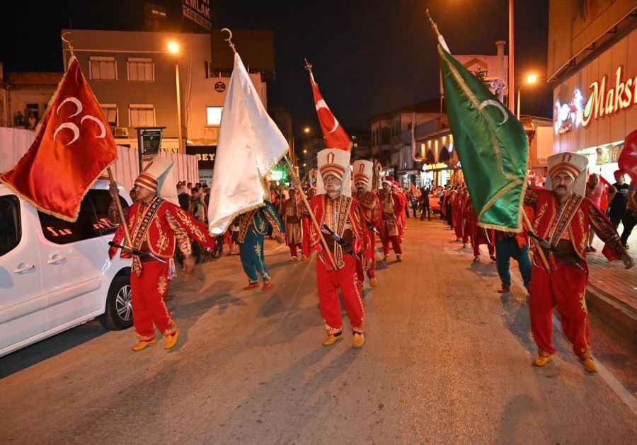 Cumhuriyet Meydanı doldu taştı 