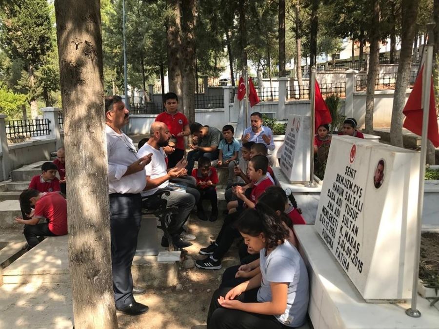 Şehit Harun Saltalı Ortaokulu öğrencilerinden şehidin mezarına ziyaret