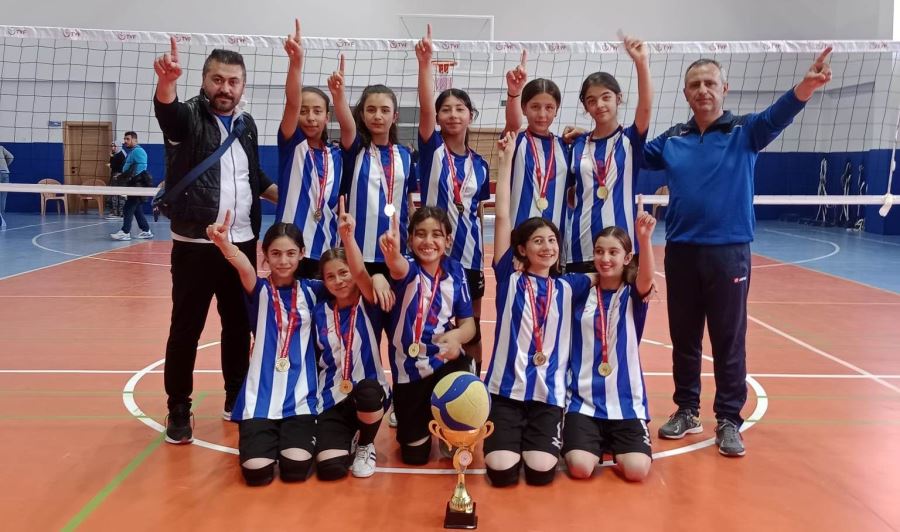 Küçükler Voleybol takımı, şampiyonluk hedefliyor