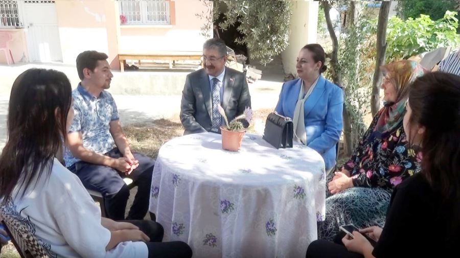 Vatandaşlar, Vali ziyaretinde sorunlarını anlatıyor