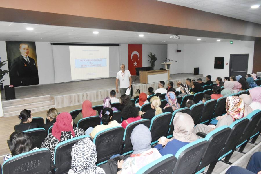 Hastane çalışanlarına doğru iletişim eğitimi verildi