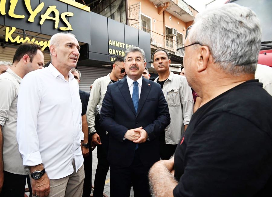 Çevre güvenliği alınarak çöken binada çalışma yapıldı 