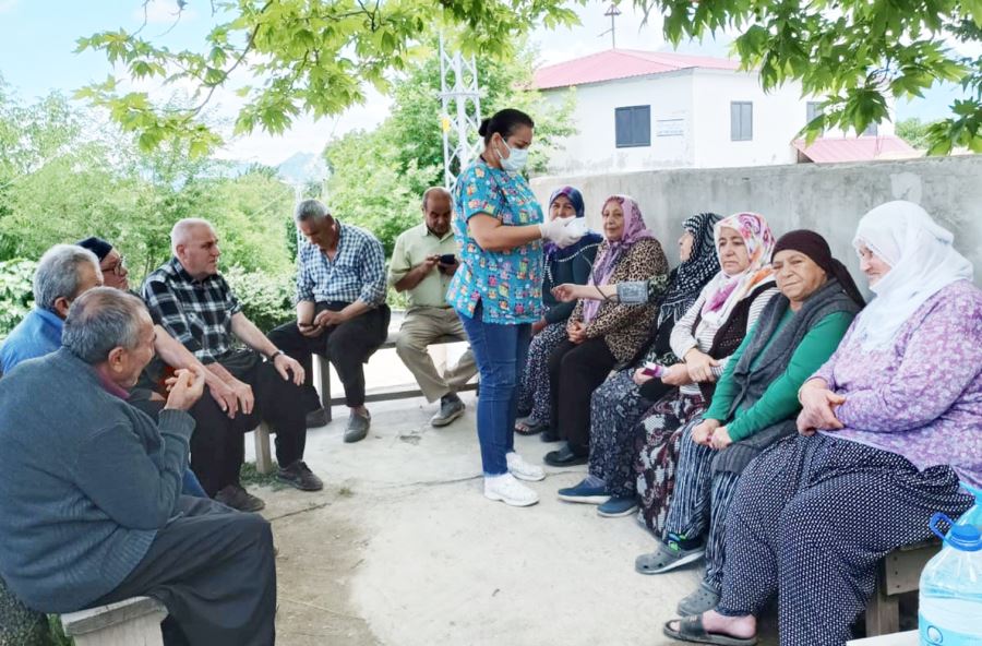 Mobil ekipler, sahada sağlık hizmeti veriyor