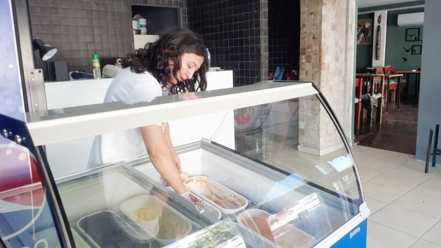 Dondurma satıcısı elektrik kurbanı oldu 