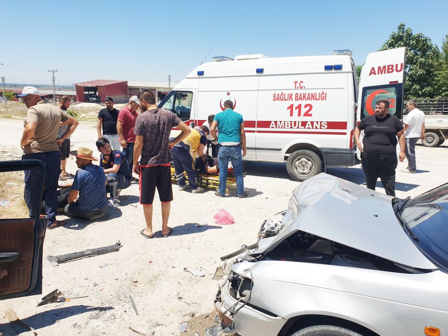 Trafik kazasında 4 kişi yaralandı 
