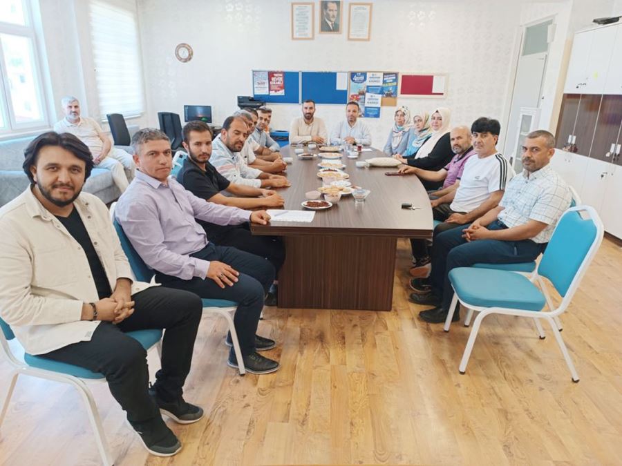Önder, hayırda yarışmasını sürdürecek