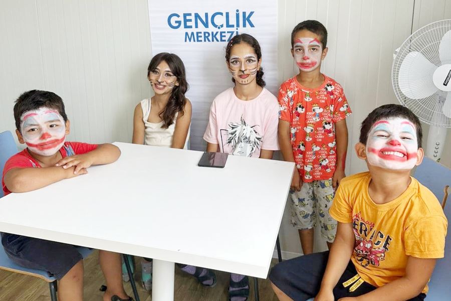 Konteyner Gençlik Merkezi, çocukları sevindirdi