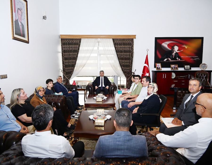 LGS birincileri Vali Yılmaz’a konuk oldu 