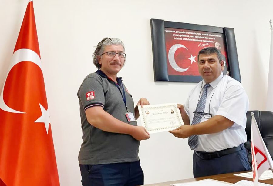 Üstün başarı belgelerini Arık verdi 