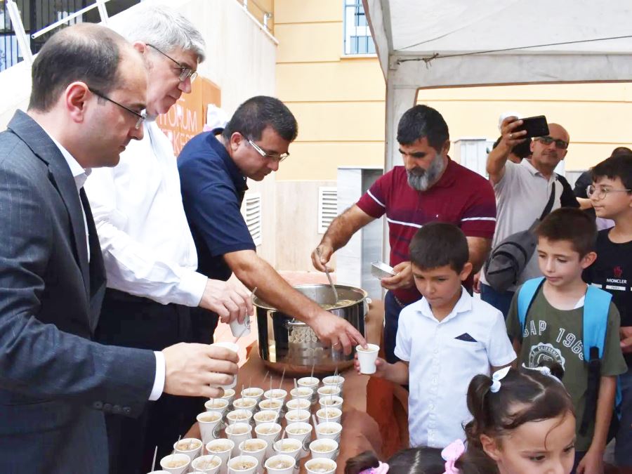 Milletvekili Gülsoy, aşure etkinliğine katıldı 