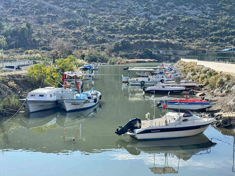 Gazipaşalı balıkçılar tekneleri için çözüm bekliyor
