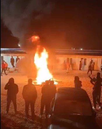 Akkuyu NGS çalışanları, barınma ve beslenme şartları protesto etti
