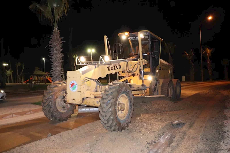 Kepez Belediyesi’nde yol bakım onarımı için gece mesaisi
