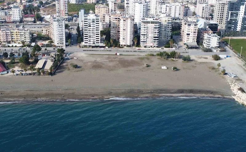 Mersin’de deniz ve kumsal satışa çıkarıldı
