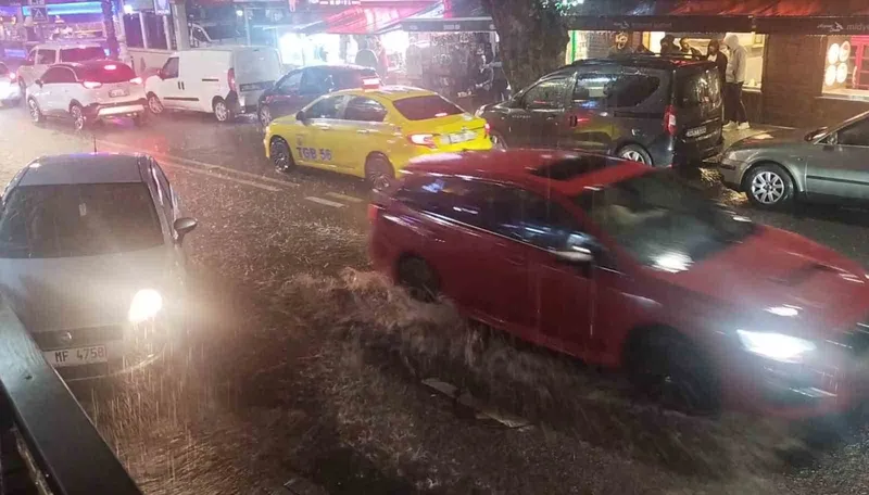 İstanbul’da beklenen yağış başladı
