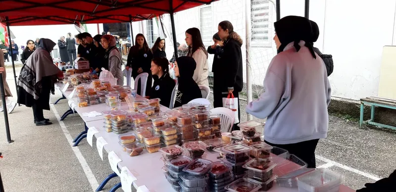 Mudurnu İmam Hatip Lisesi öğrencilerinden Gazze’ye anlamlı destek: 70 bin lira toplandı
