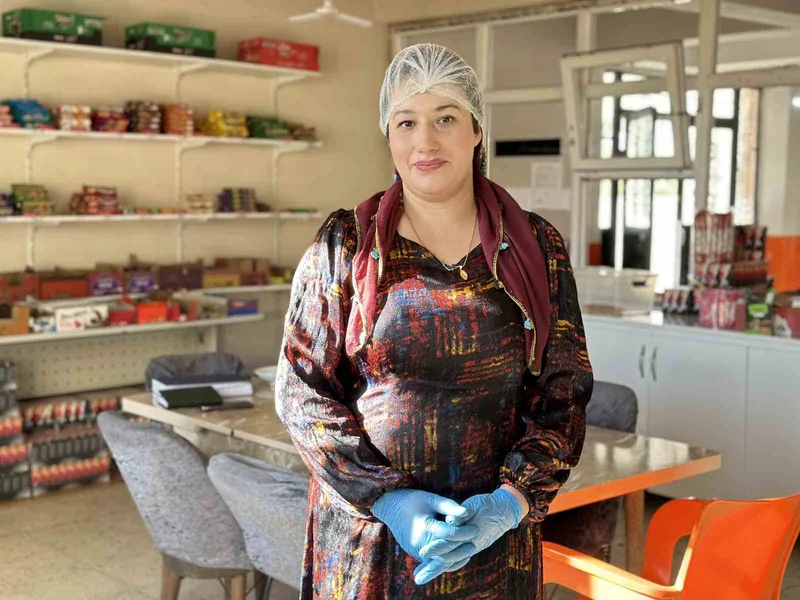 5 yıldır tek başına 800 öğrenciye bakıyor: Gülşen Yalçın’ın azmi takdir topluyor
