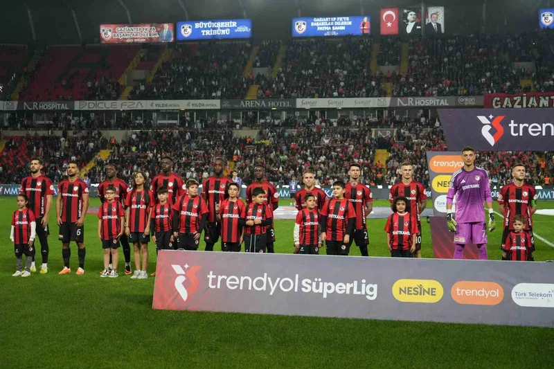 Trendyol Süper Lig: Gaziantep FK: 0 - Fenerbahçe: 2 (Maç devam ediyor)
