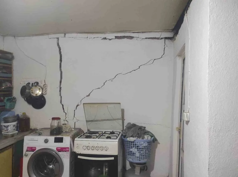 Manisa’da 83 yapı depremden etkilendi
