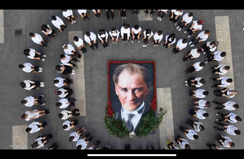 Diyarbakır’da Cumhuriyet 102 çiçekle filizlendi
