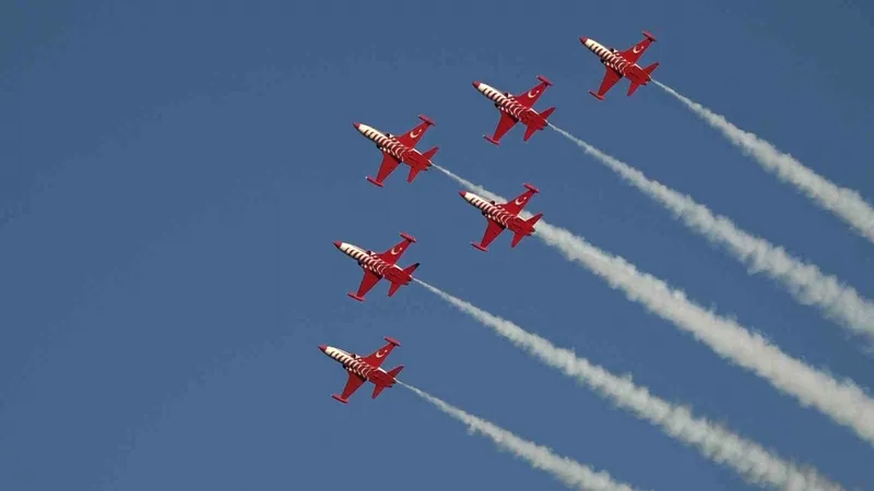 Kırklareli’nde Türk Yıldızları nefes kesti
