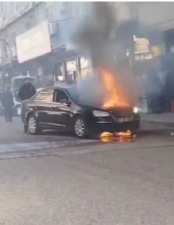 Siverek’te park halindeki otomobil alev aldı
