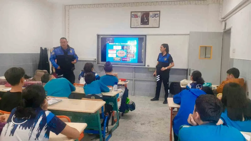 Öğrenciler polisliği tanıdı, güvenlik kurallarını öğrendi
