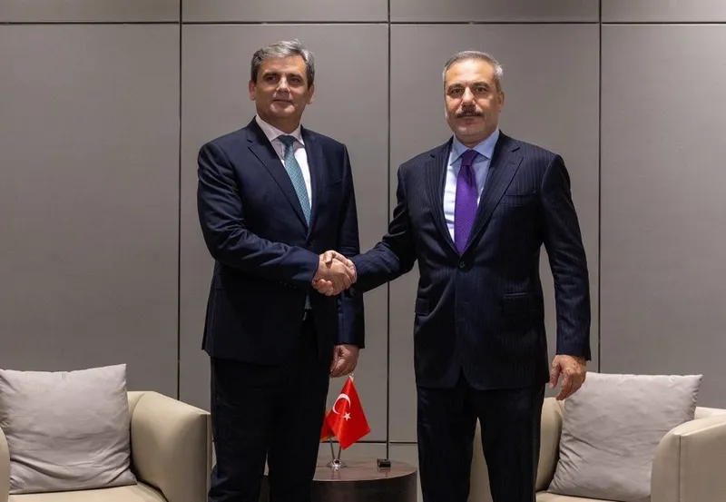 Bakan Fidan, Karadağlı mevkidaşı ile bir araya geldi
