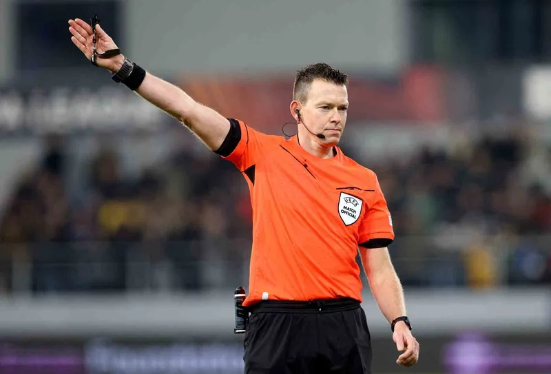 Fenerbahçe, Hollandalı hakem Lindhout ile ilgili UEFA’ya başvuru yaptı
