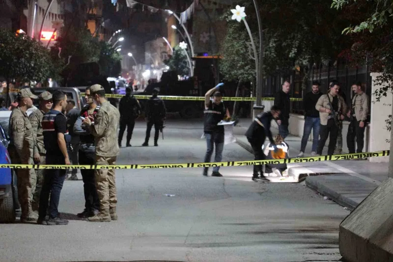 Cizre’de adliye önündeki silahlı saldırıda 1 kişi hayatını kaybetti
