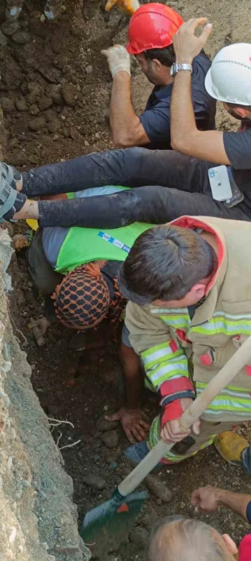 Şantiye alanında yaşanan göçükte mahsur kalan işçi kurtarıldı
