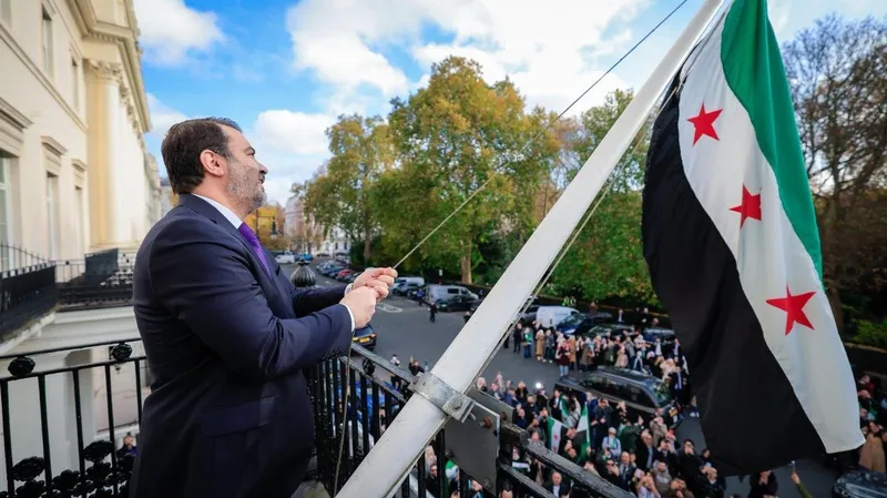 Suriye’nin Londra Büyükelçiliği 13 yıl sonra yeniden açıldı
