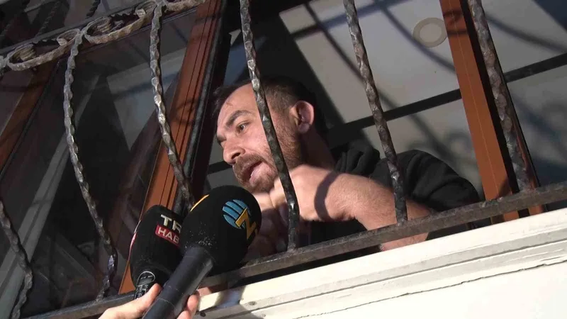 Kağıthane’de doğal gaz patlaması evin duvarını yıktı: 1 yaralı
