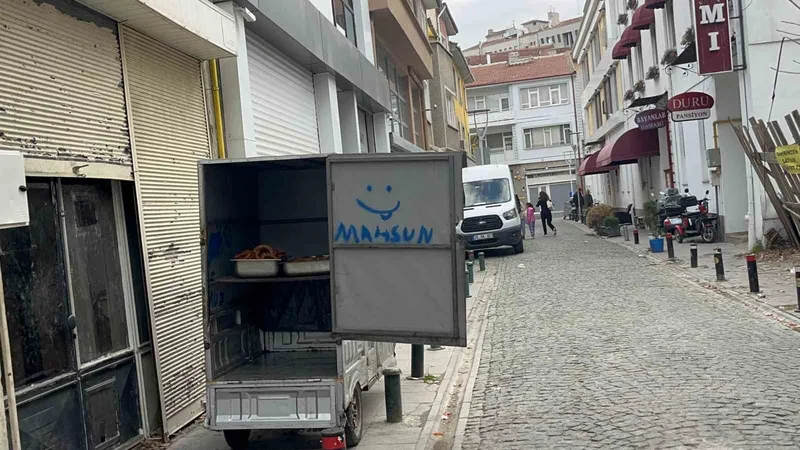 Tatlılar sağlıksız şartlarda taşındı
