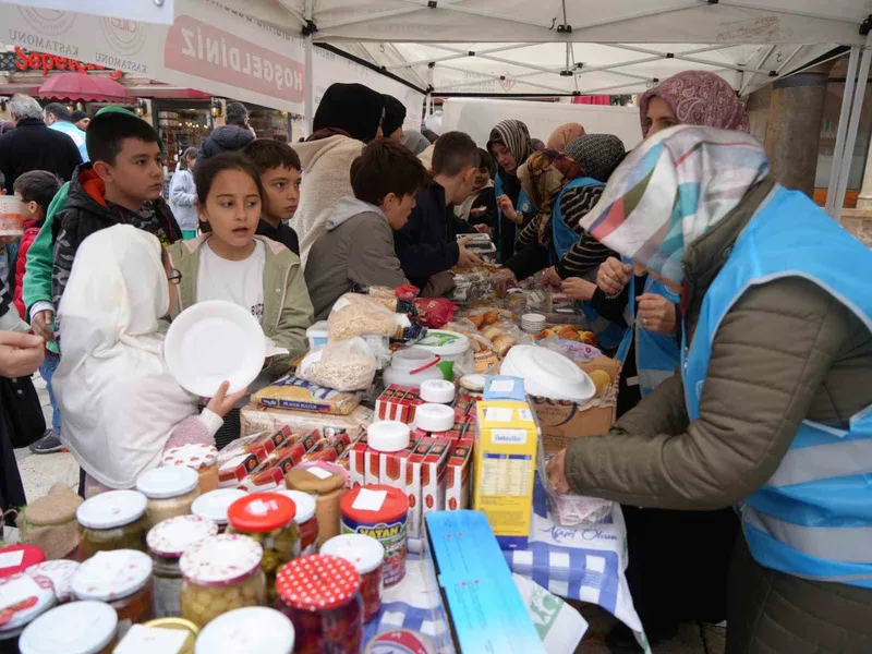 Kastamonu’da Gazze için hayır çarşısı kuruldu
