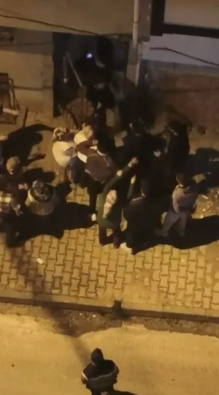 Arnavutköy’de ’ses’ tartışması sopalı kavgaya dönüştü
