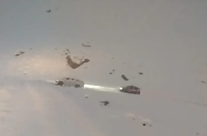 Yüksekova’da yoğun kar nedeniyle mahsur kalan vatandaşların imdadına Mehmetçik yetişti
