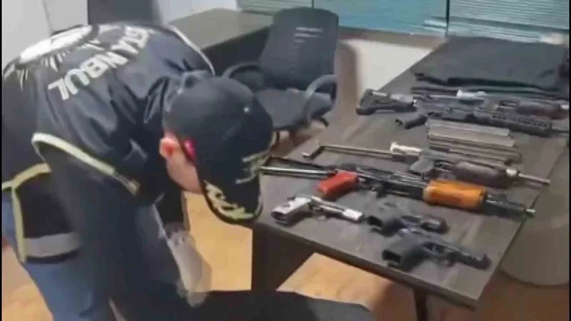 Bahçelievler’de suç örgütlerine yönelik operasyonlarda 8 kişi gözaltına alındı
