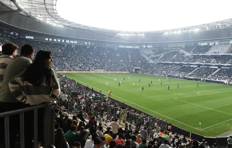 İlk maça giden çocuklar yerinde duramadı
