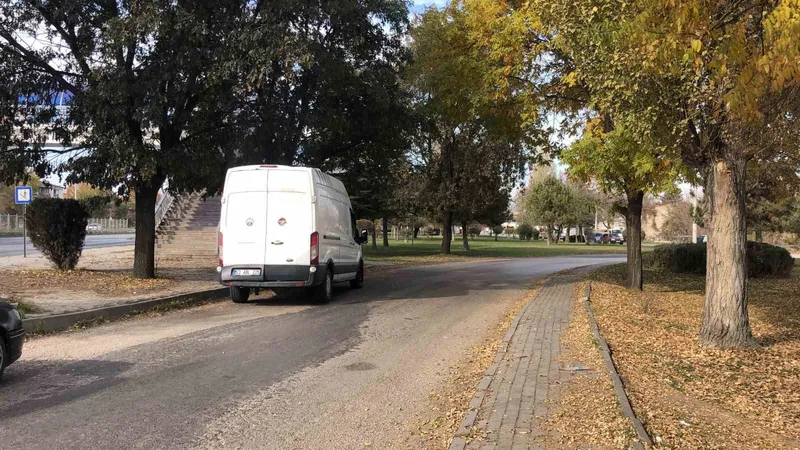 ‘Dur’ ihtarına uymayan çekme belgeli aracın sürücüsüne 11 bin 427 TL ceza kesildi
