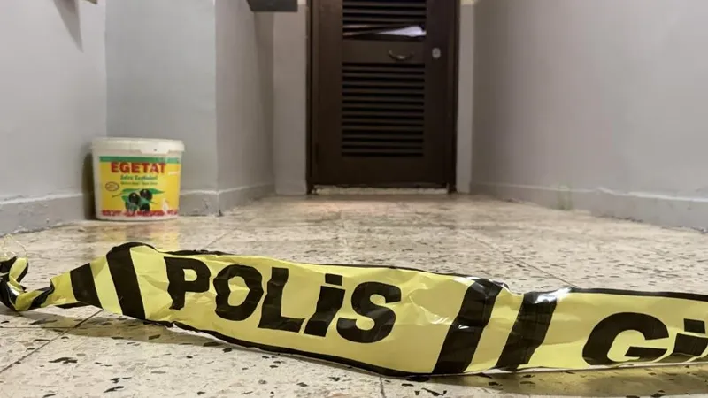 Annesi ve ağabeyini öldüren şahısla ilgili şok gelişme: Halüsinasyonlar görüp kızları tehdit etmiş
