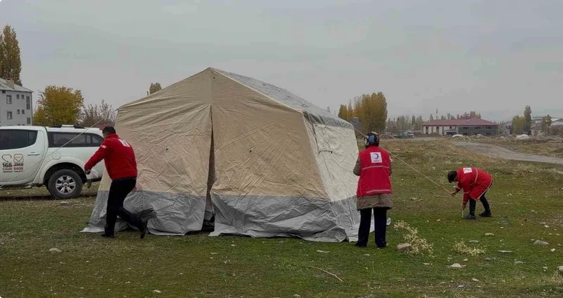 Muş’ta Kızılay ekiplerinden afet yönetimi için saha tatbikatı

