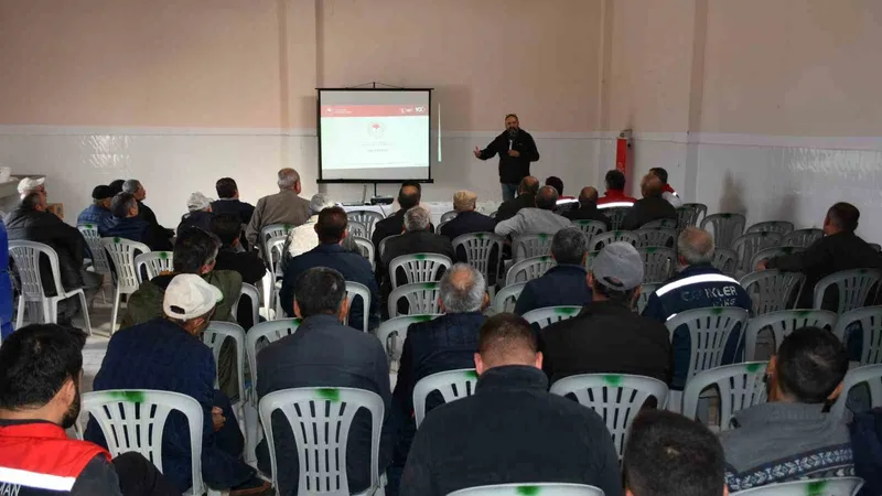 Yenipazar’da üreticiler şap hastalığıyla mücadele konusunda bilgilendirildi
