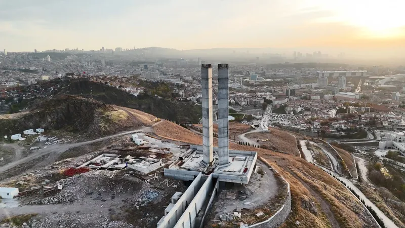 Ankara Hıdırlıktepe’de milyarlık anıt çürümeye terk edildi
