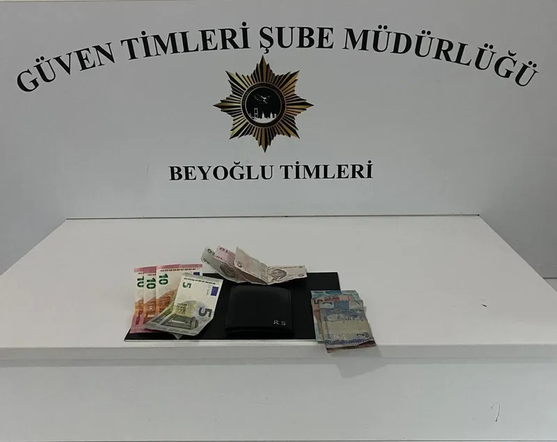 Beyoğlu’nda güven timleri yankesiciyi suçüstü yakaladı

