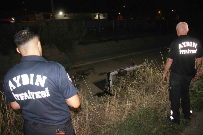 Aydın’da otomobil sulama kanalına uçtu: 2 yaralı
